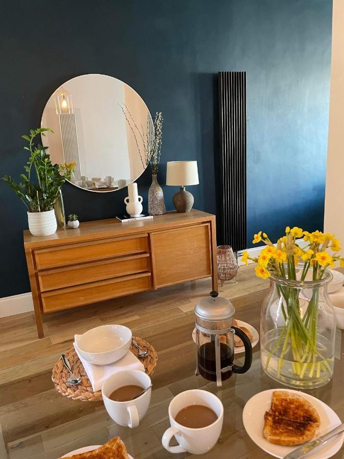 The Clock Tower Apartment - Spacious, Modern, 2 Bed Room Apartment , Southsea With Free Parking - Sleeps 4 Portsmouth Exterior foto